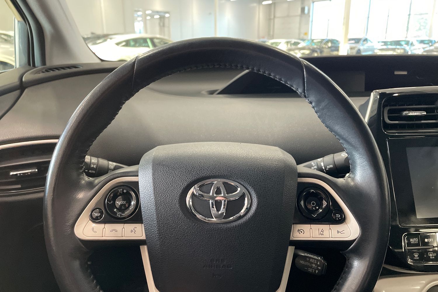 Toyota Prius Plug-in vaihtoauto