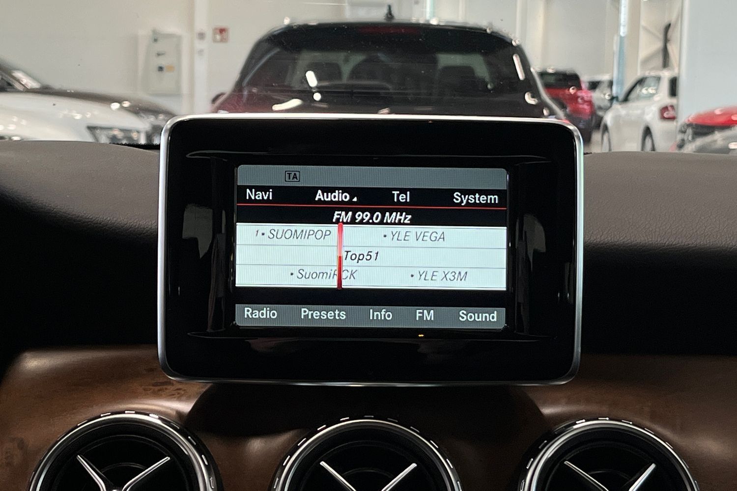 Mercedes-Benz GLA vaihtoauto