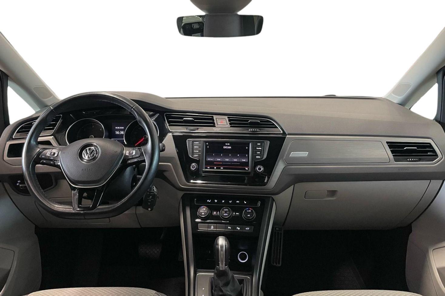 Volkswagen Touran vaihtoauto