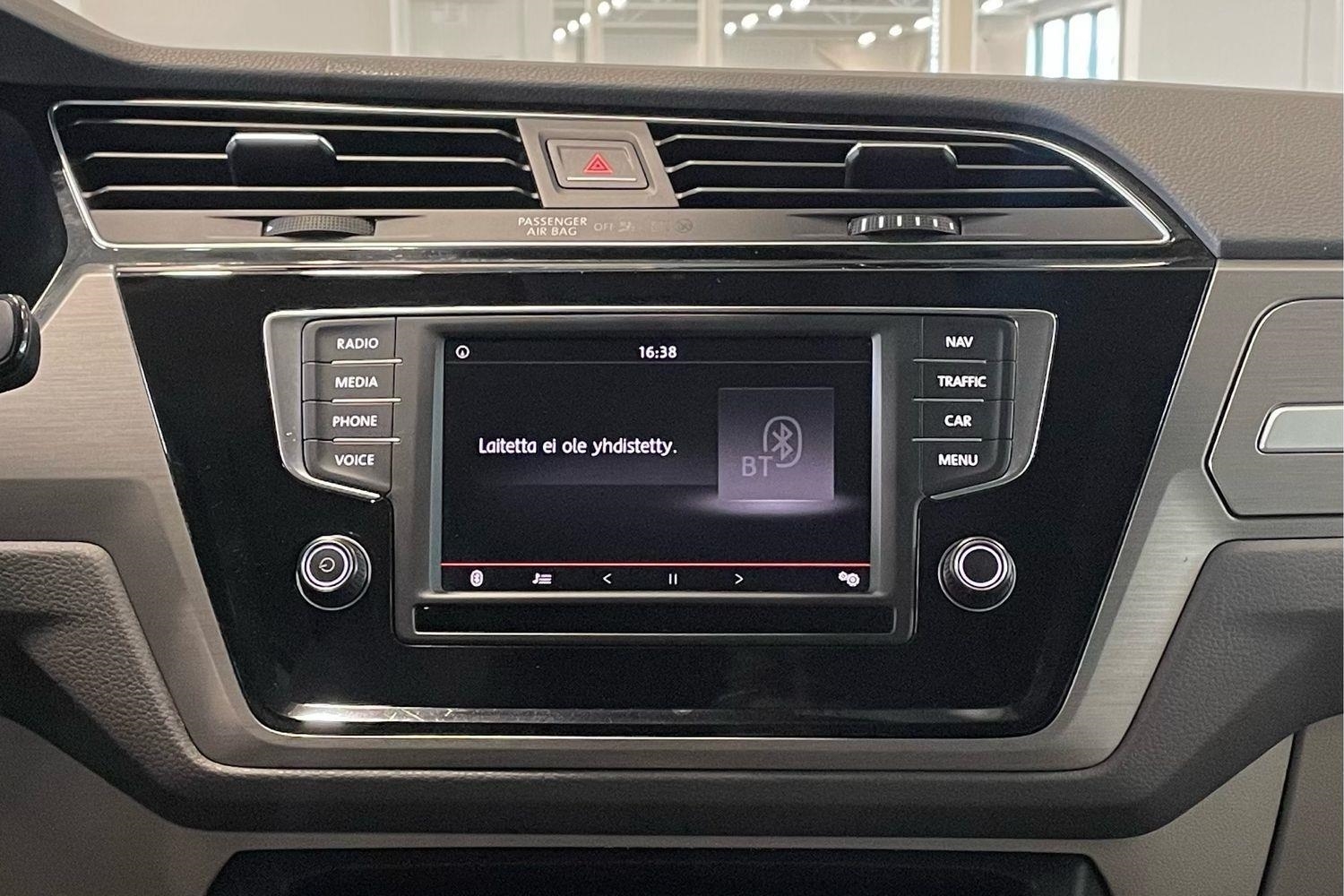 Volkswagen Touran vaihtoauto