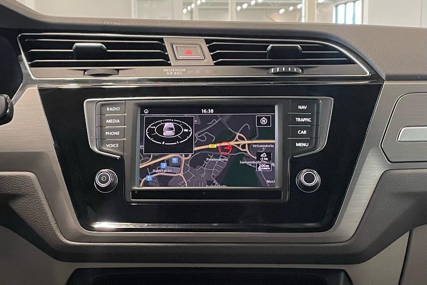 Volkswagen Touran vaihtoauto
