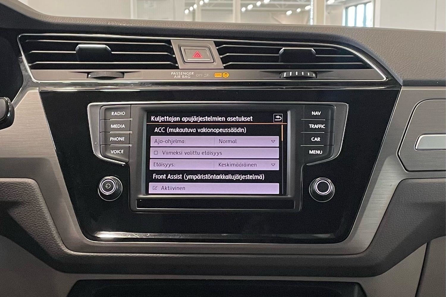 Volkswagen Touran vaihtoauto