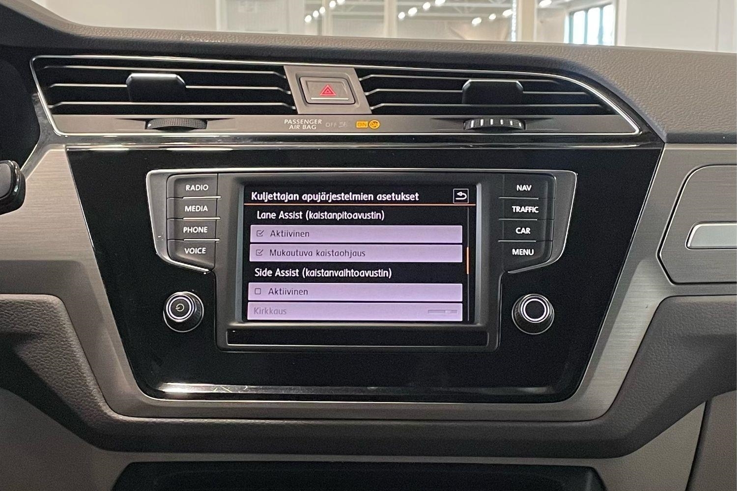 Volkswagen Touran vaihtoauto