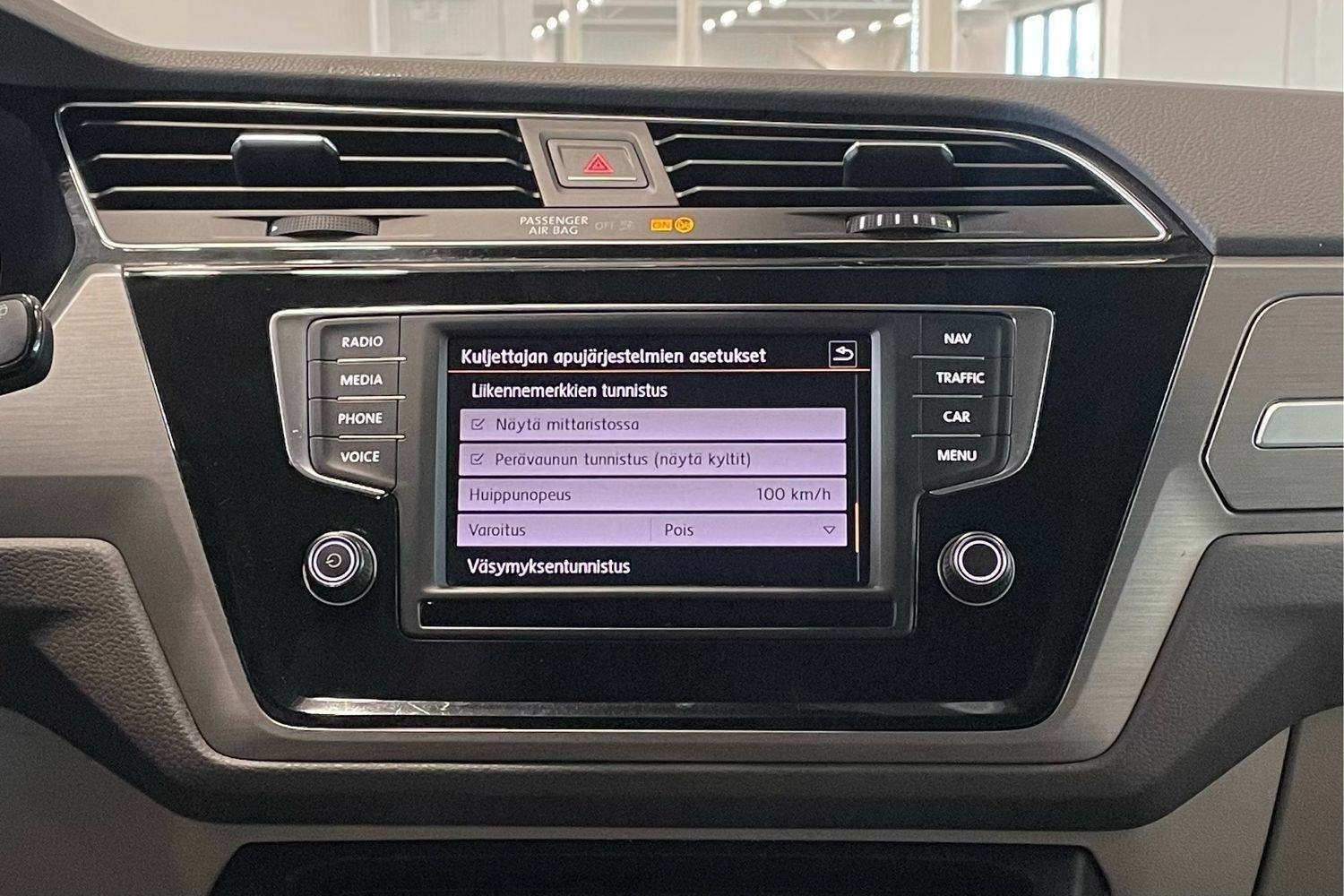 Volkswagen Touran vaihtoauto