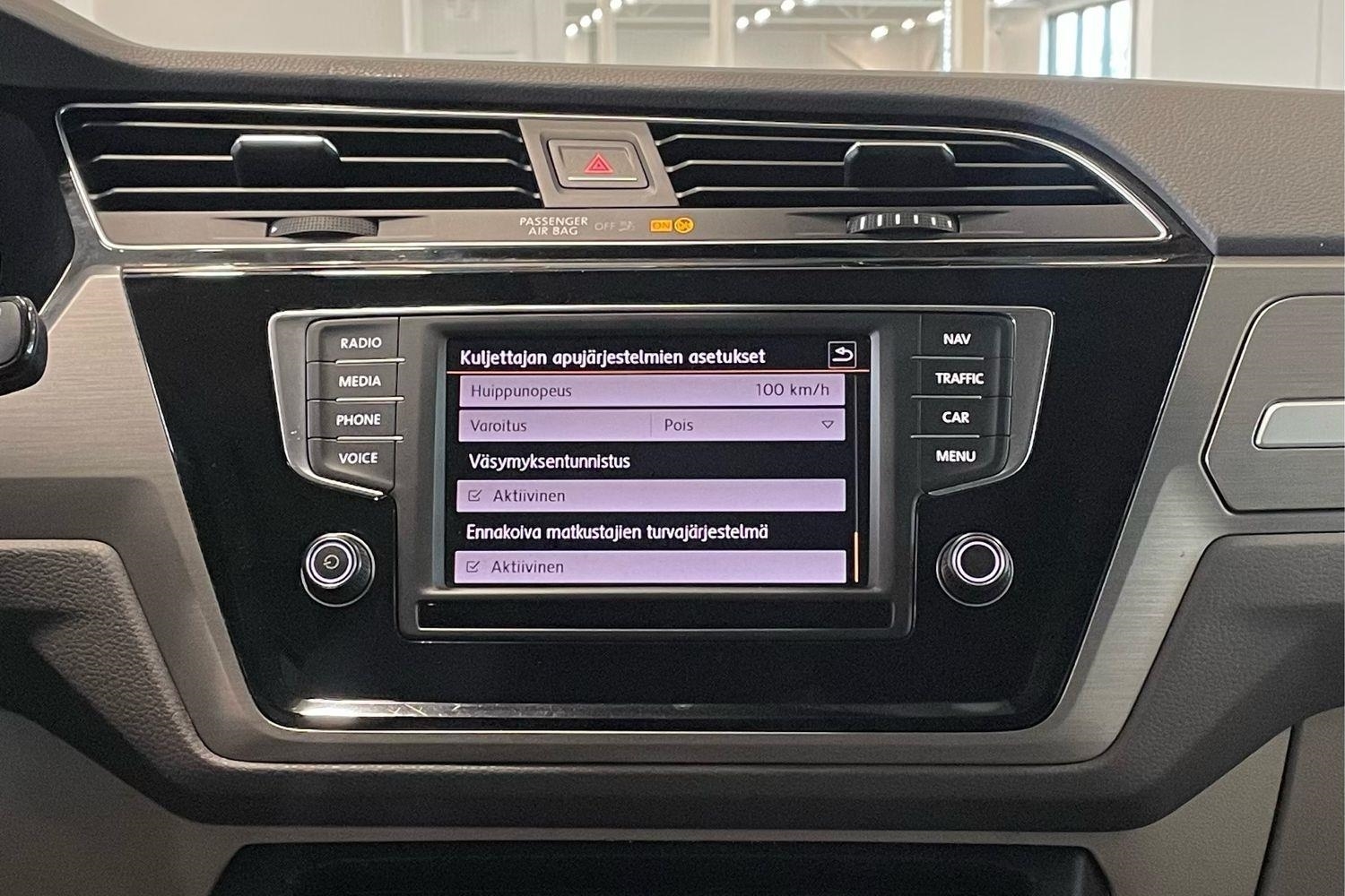 Volkswagen Touran vaihtoauto