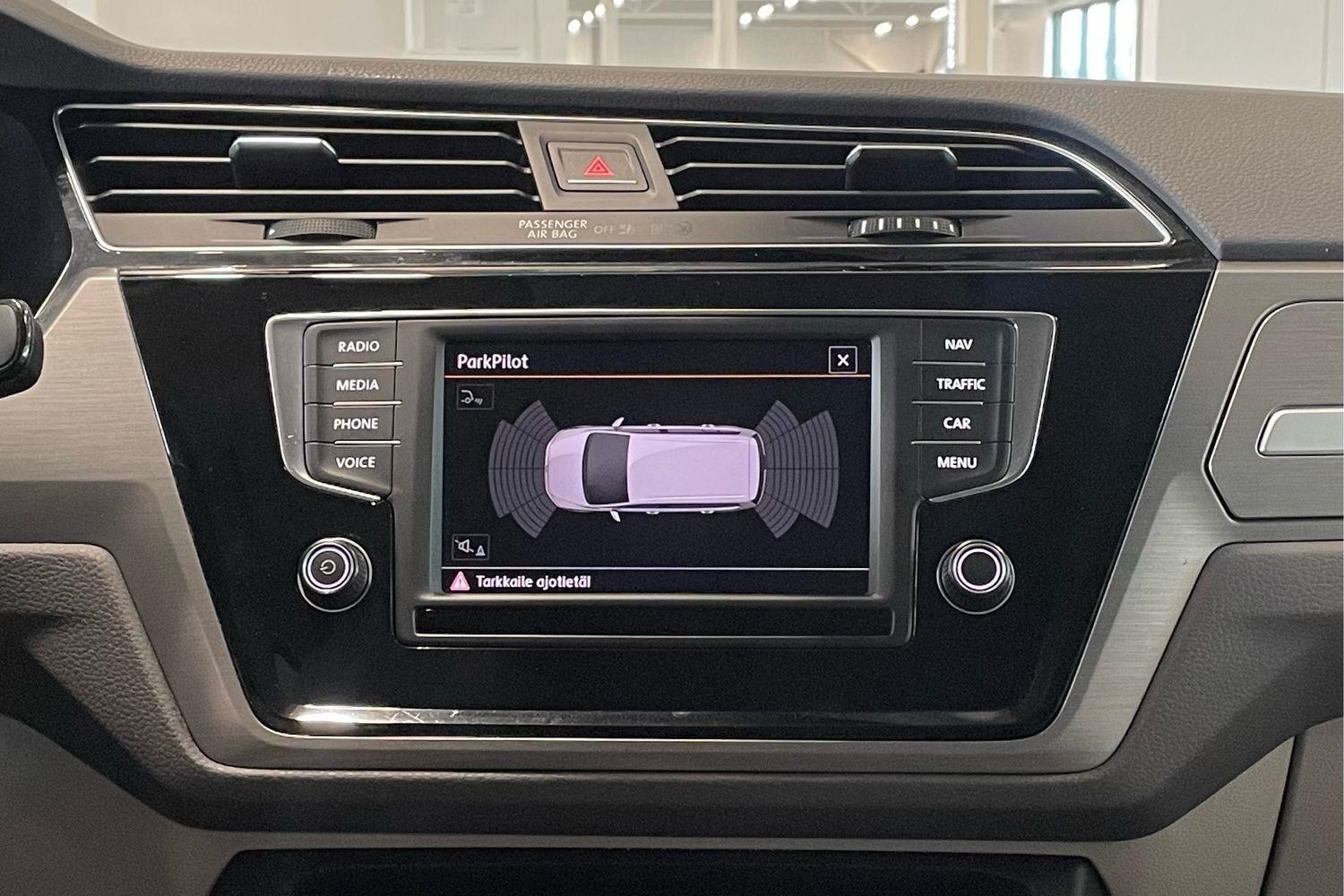 Volkswagen Touran vaihtoauto
