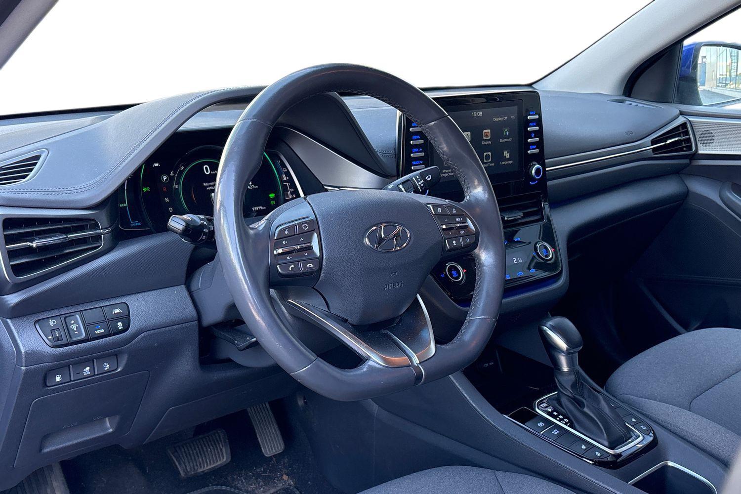 Hyundai IONIQ plug-in vaihtoauto