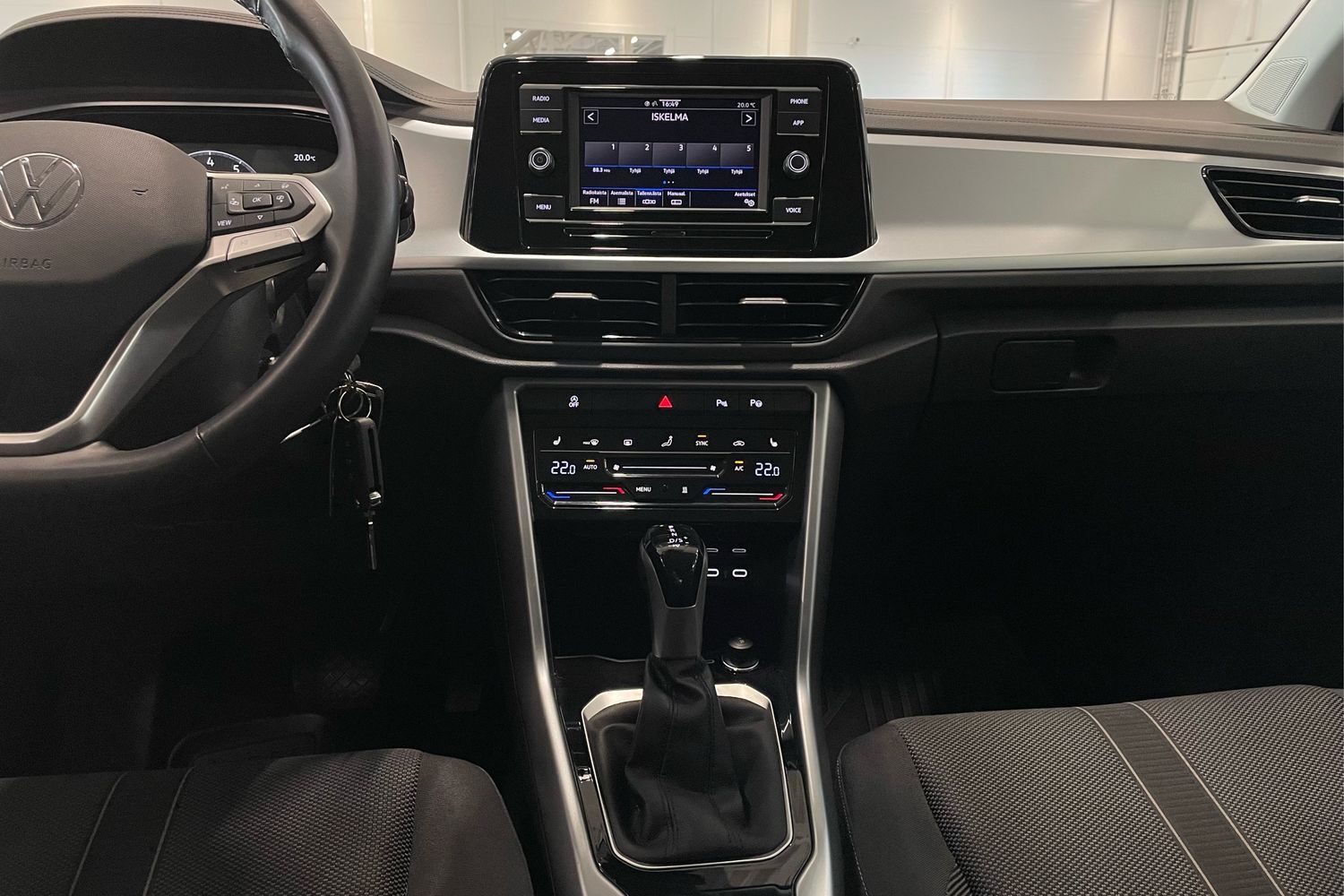 Volkswagen T-Roc vaihtoauto