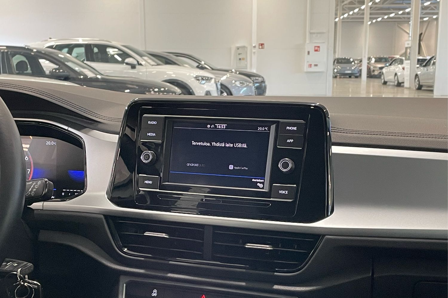 Volkswagen T-Roc vaihtoauto
