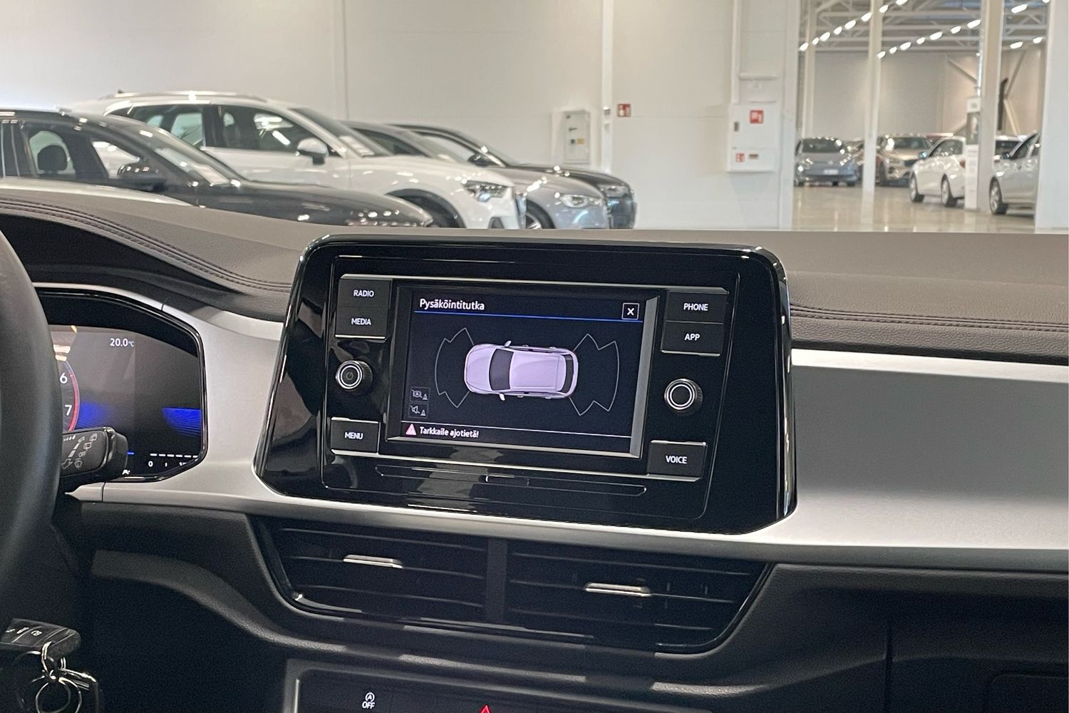 Volkswagen T-Roc vaihtoauto