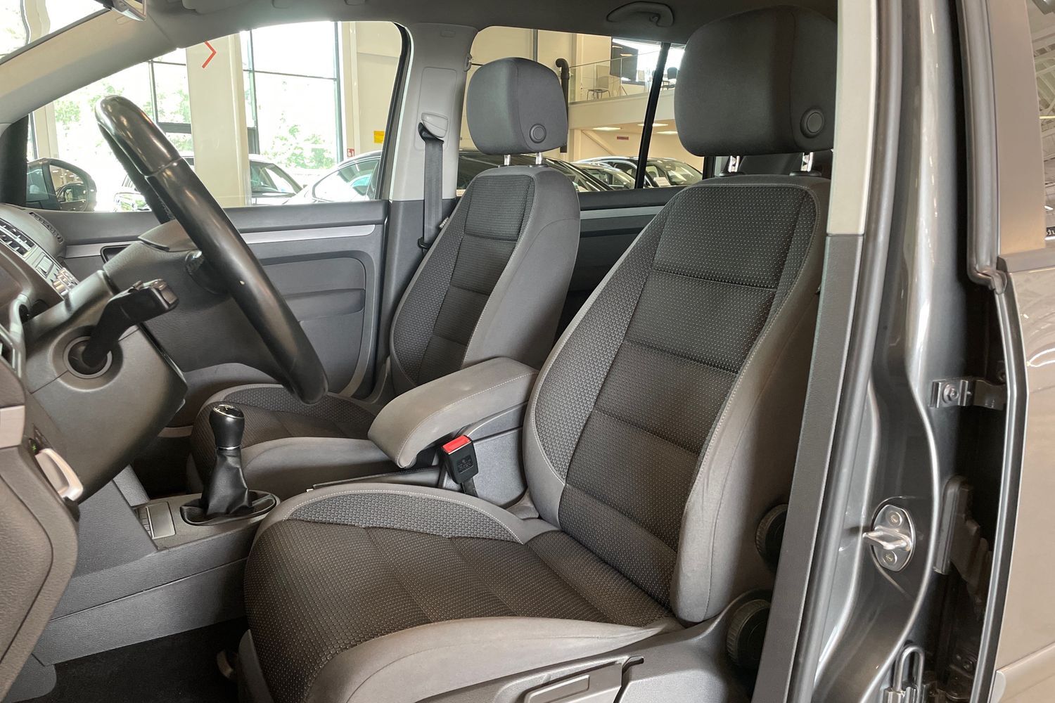 Volkswagen Touran vaihtoauto