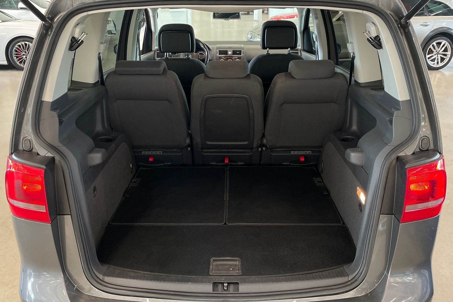 Volkswagen Touran vaihtoauto