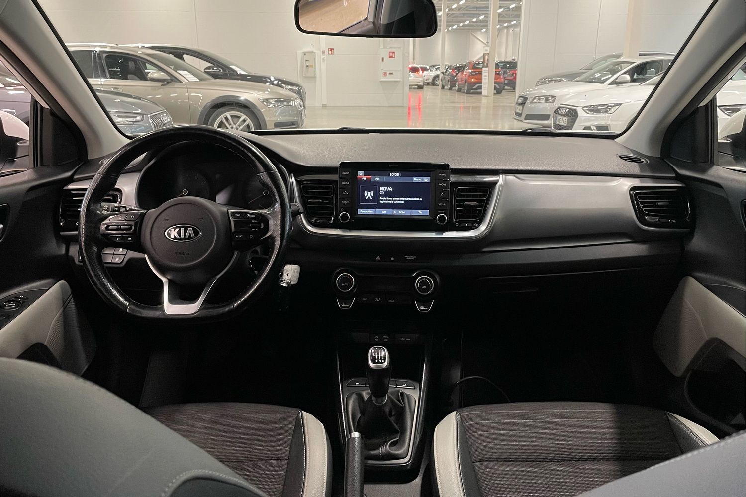 Kia Stonic vaihtoauto