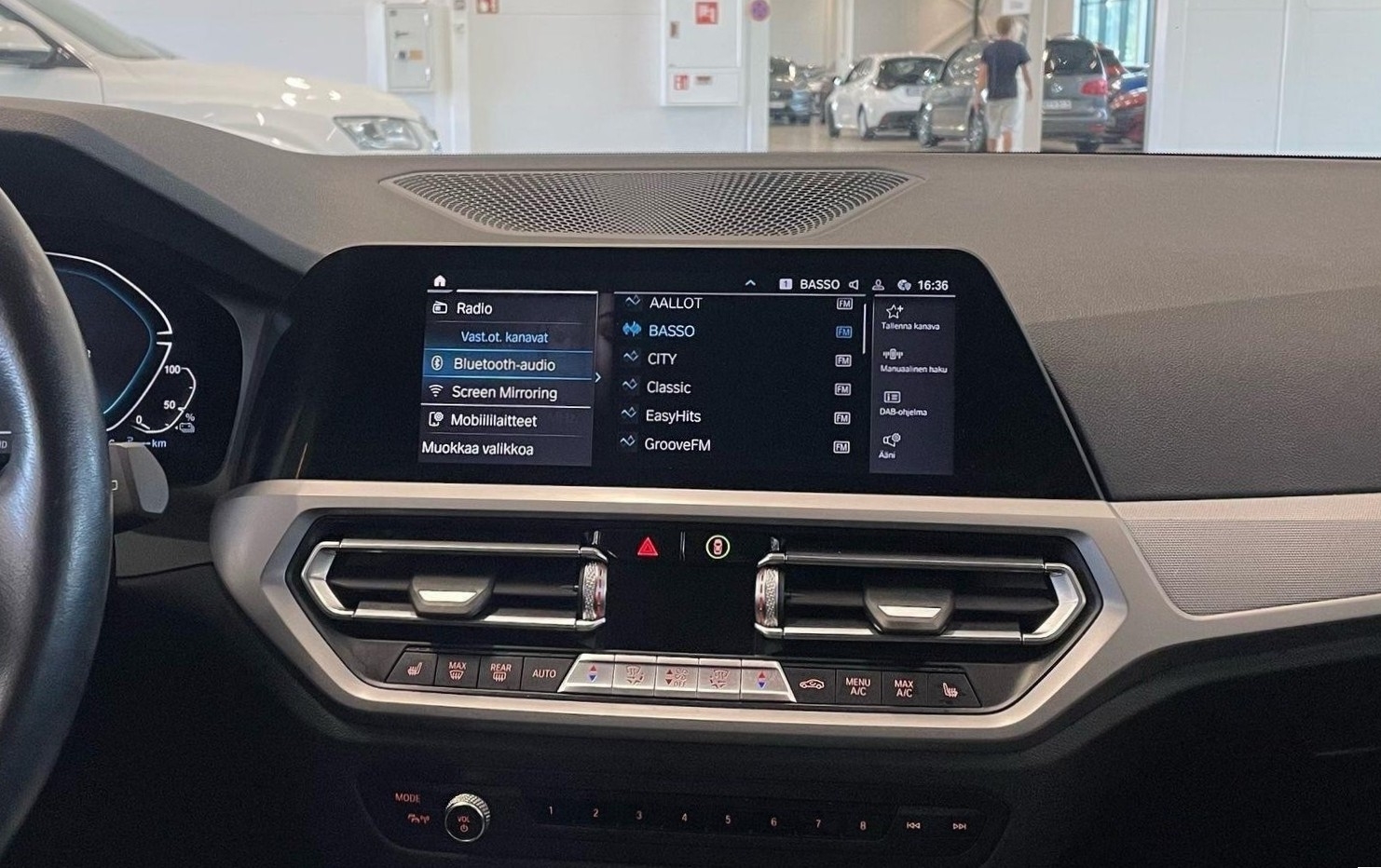BMW 320 vaihtoauto