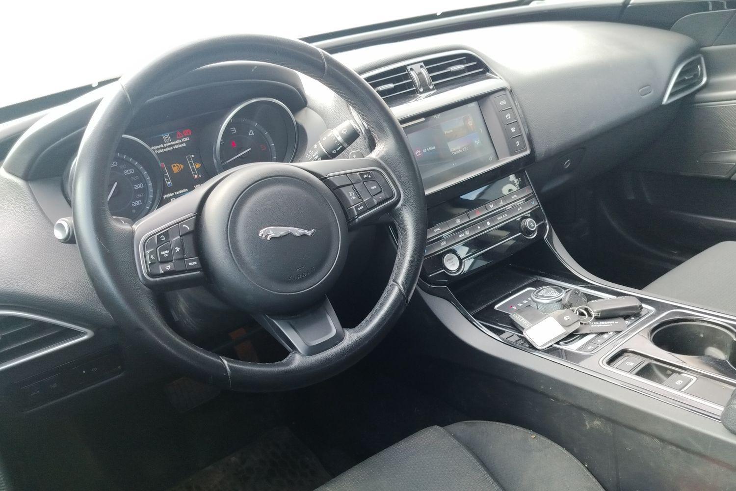Jaguar XE vaihtoauto