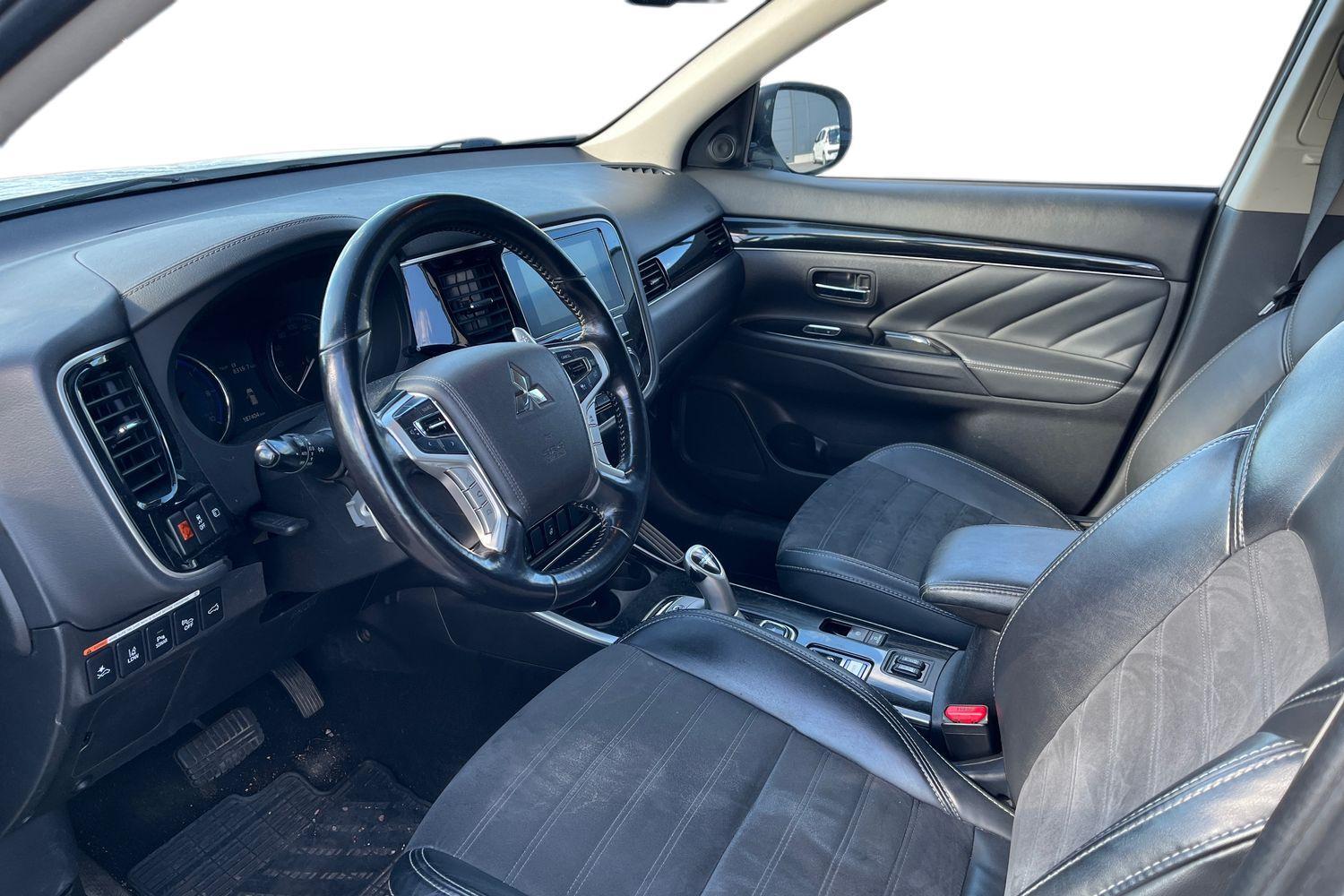 Mitsubishi Outlander PHEV vaihtoauto