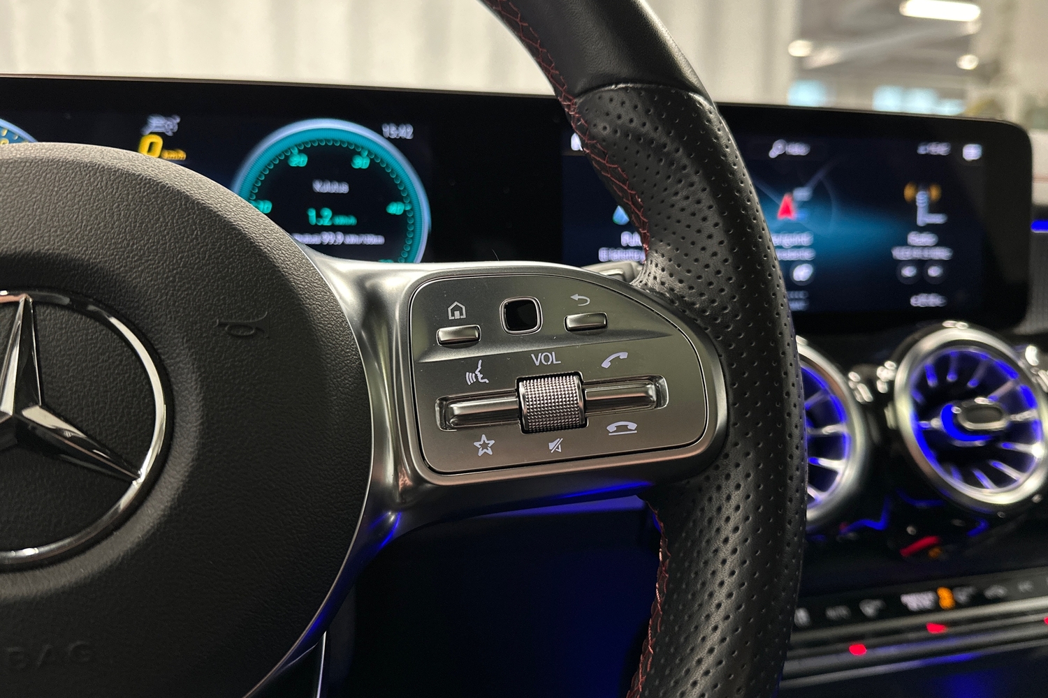 Mercedes-Benz EQB vaihtoauto