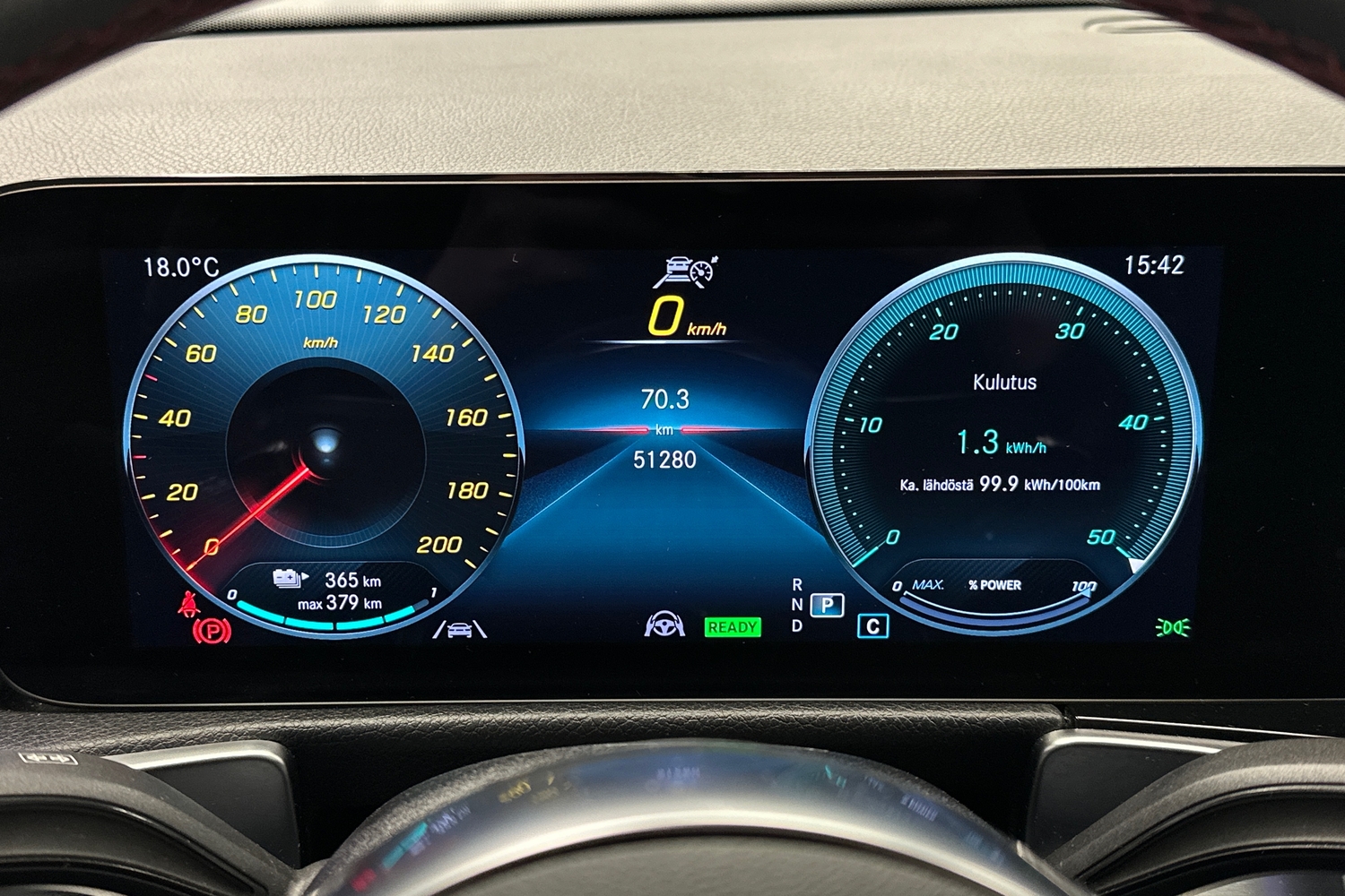 Mercedes-Benz EQB vaihtoauto