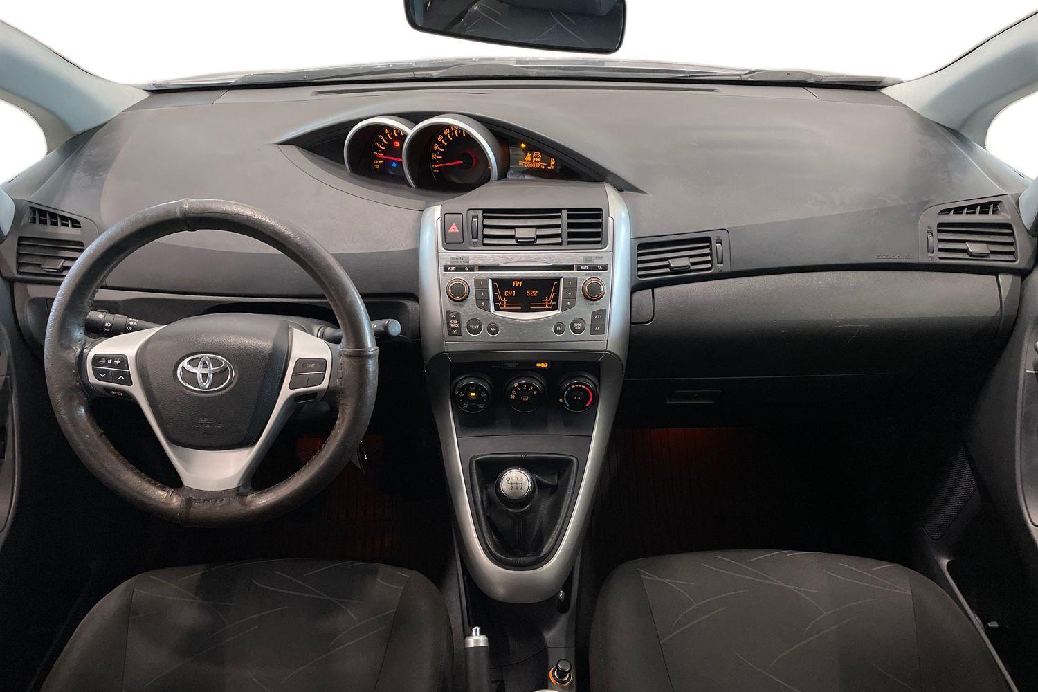 Toyota Verso vaihtoauto