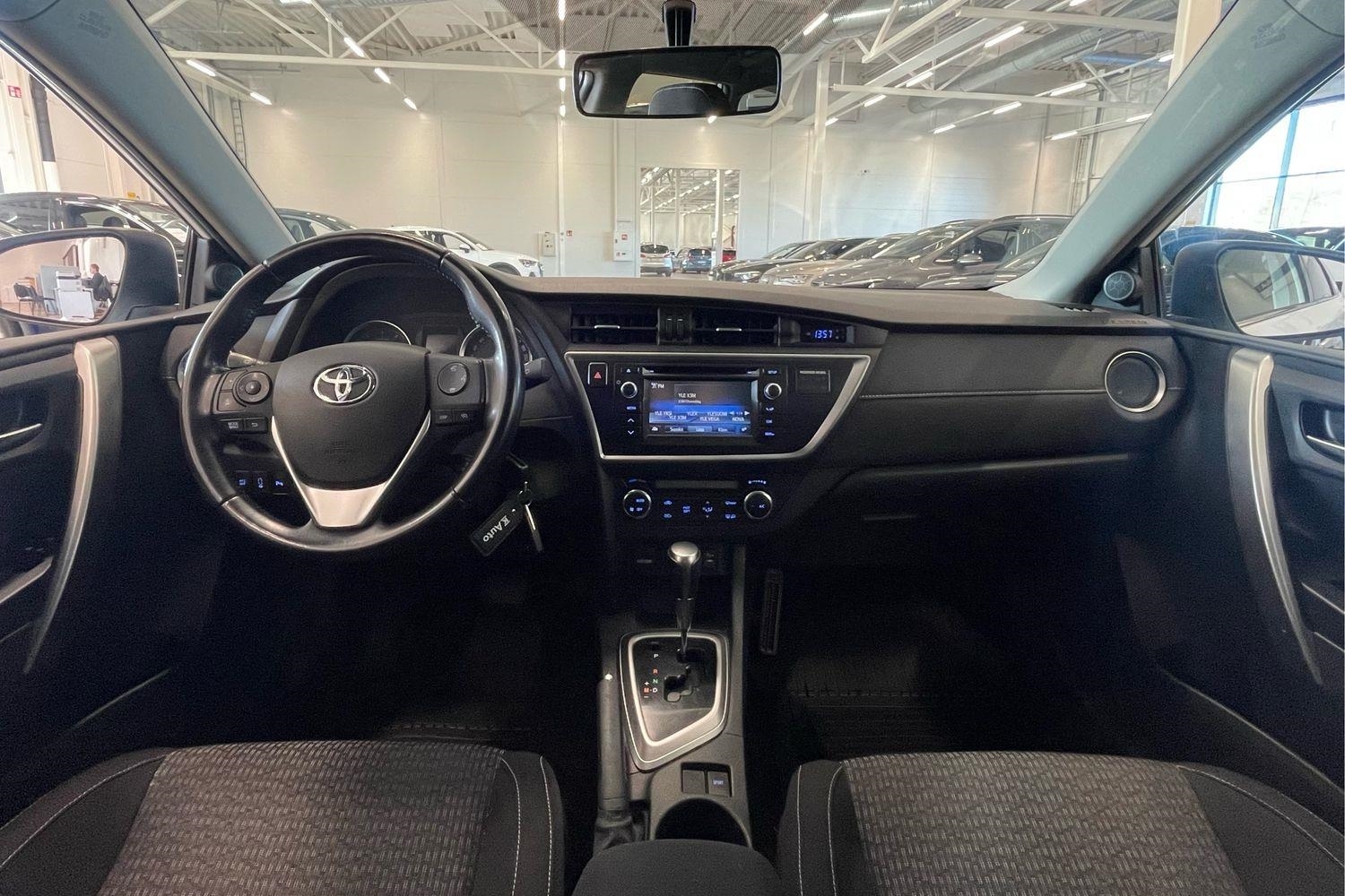 Toyota Auris vaihtoauto