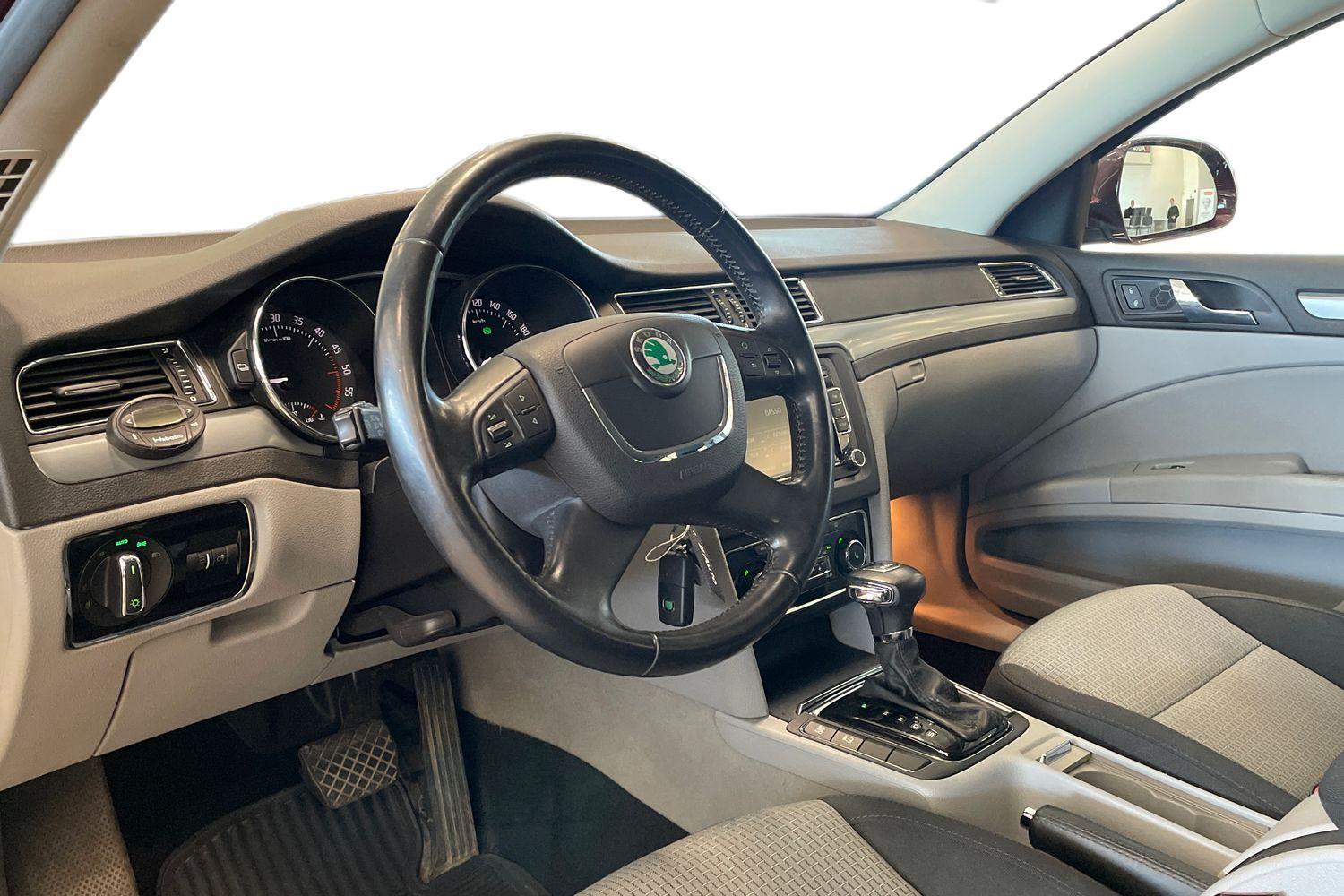 Skoda Superb vaihtoauto