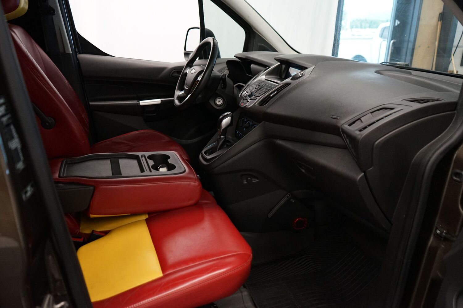 Ford Transit Connect vaihtoauto