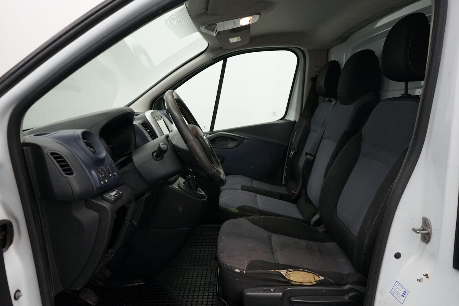 Opel Vivaro vaihtoauto
