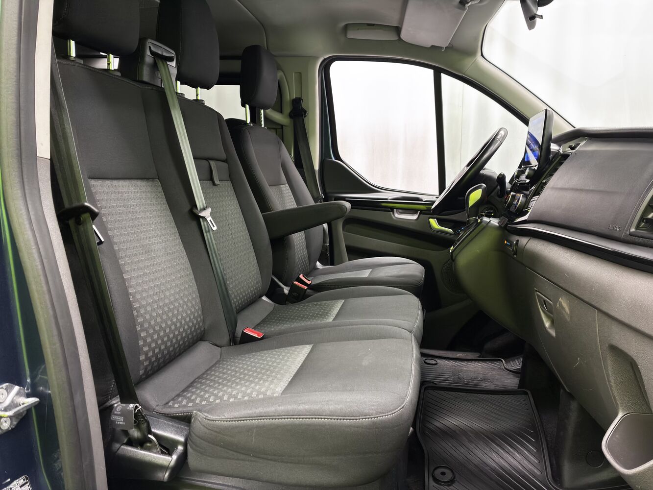 Ford Tourneo Custom vaihtoauto