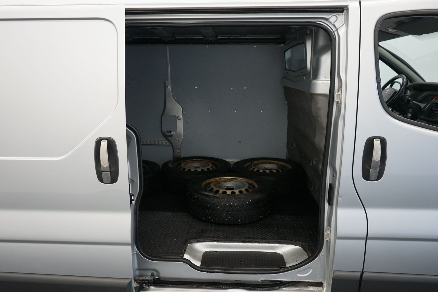Nissan Primastar vaihtoauto