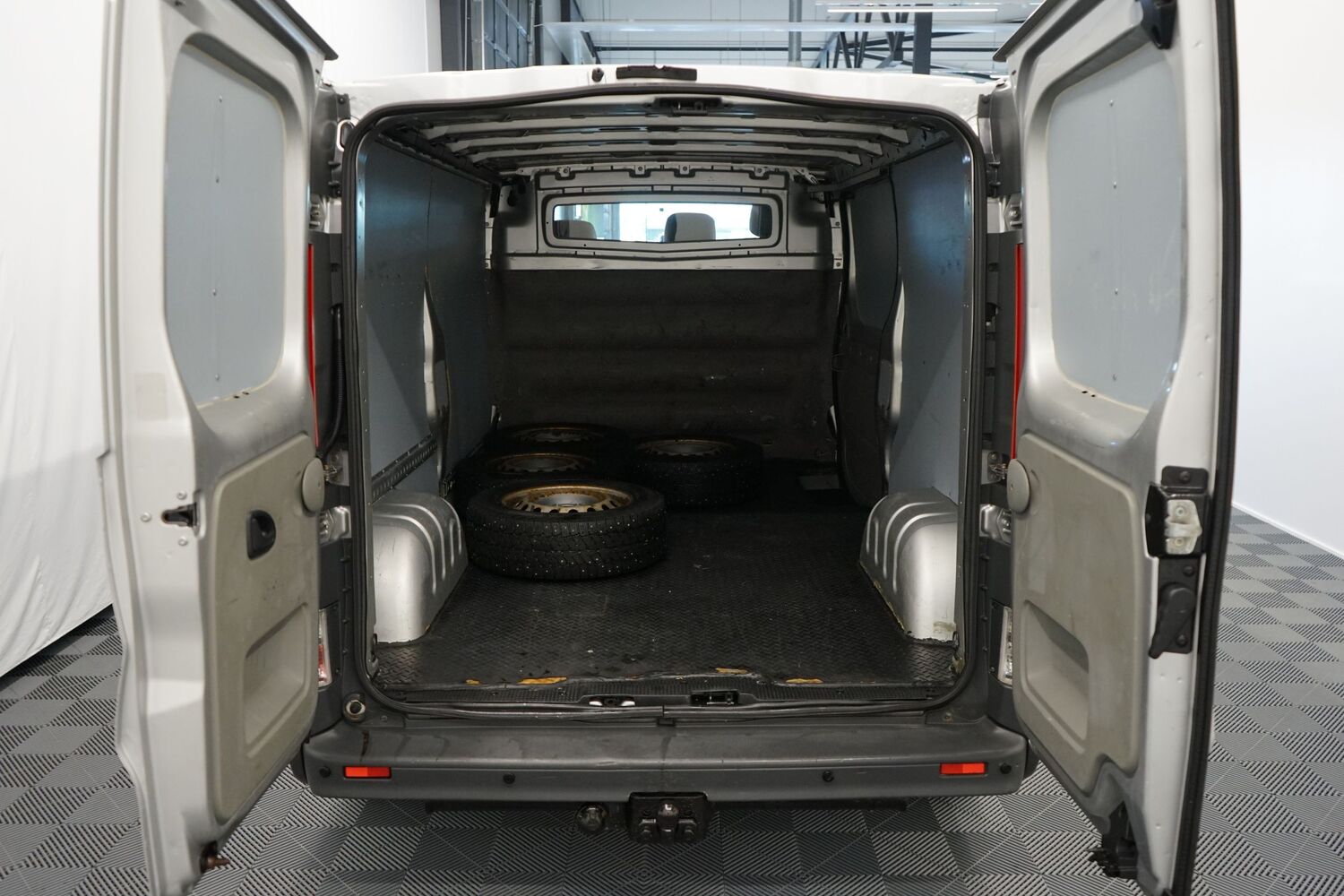 Nissan Primastar vaihtoauto