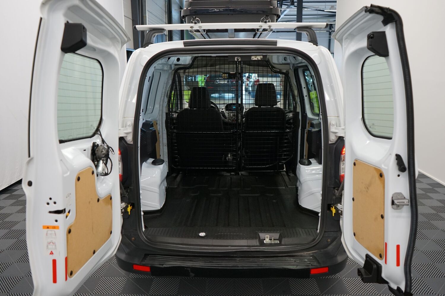 Ford Transit Courier vaihtoauto