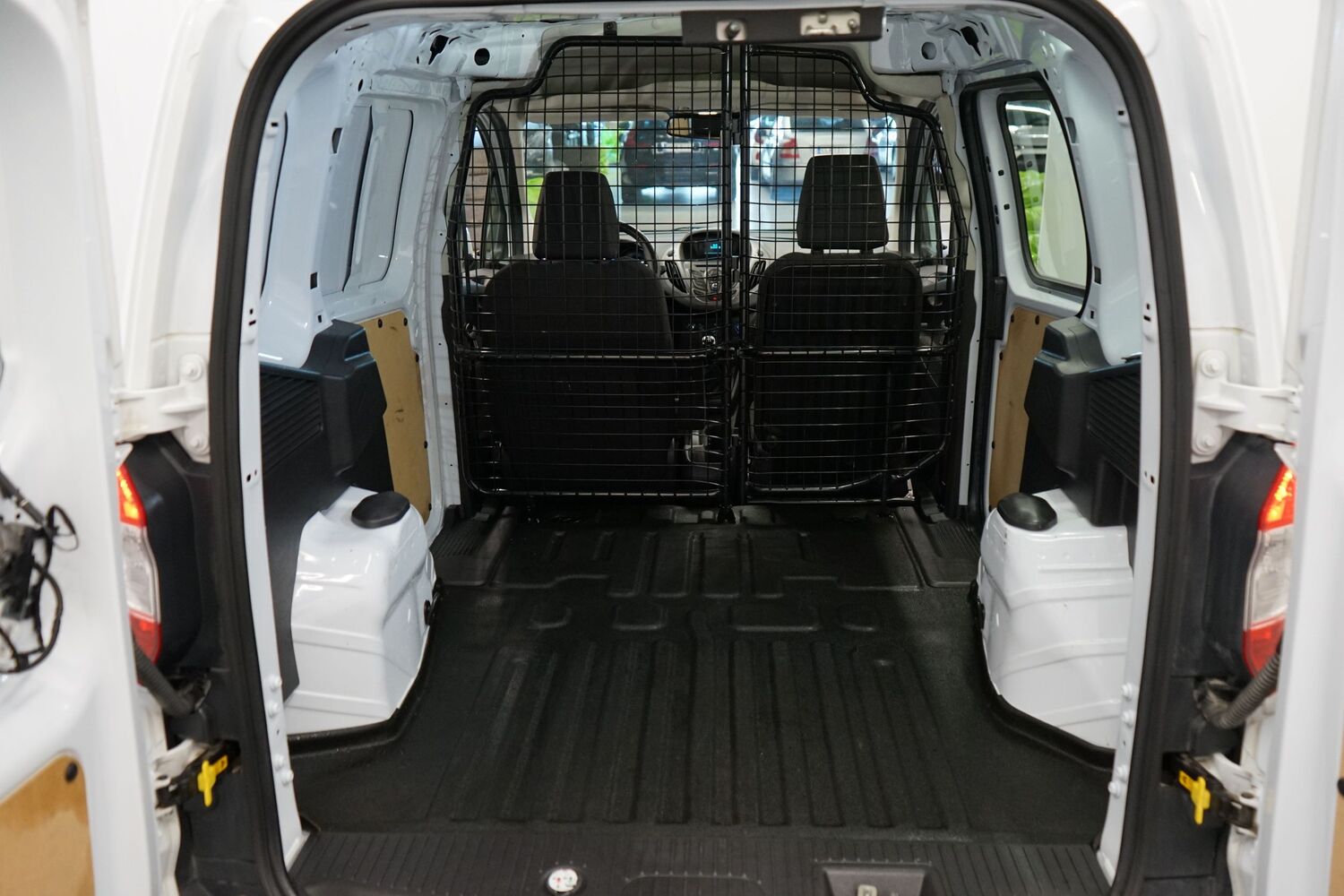 Ford Transit Courier vaihtoauto