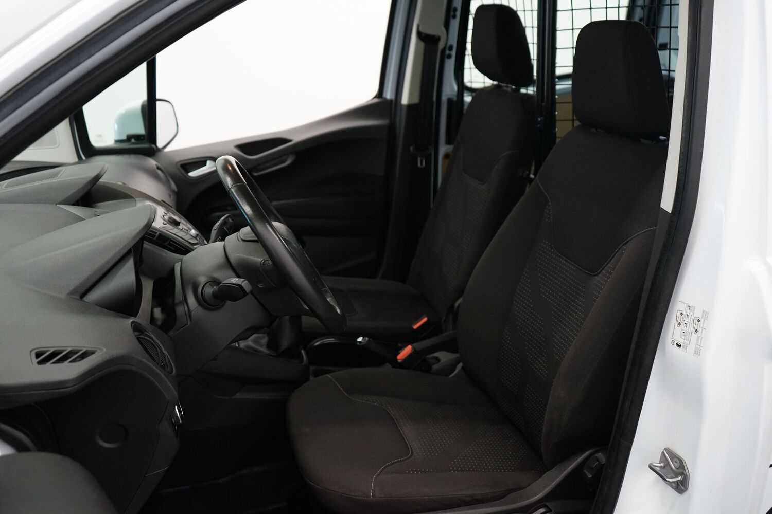 Ford Transit Courier vaihtoauto