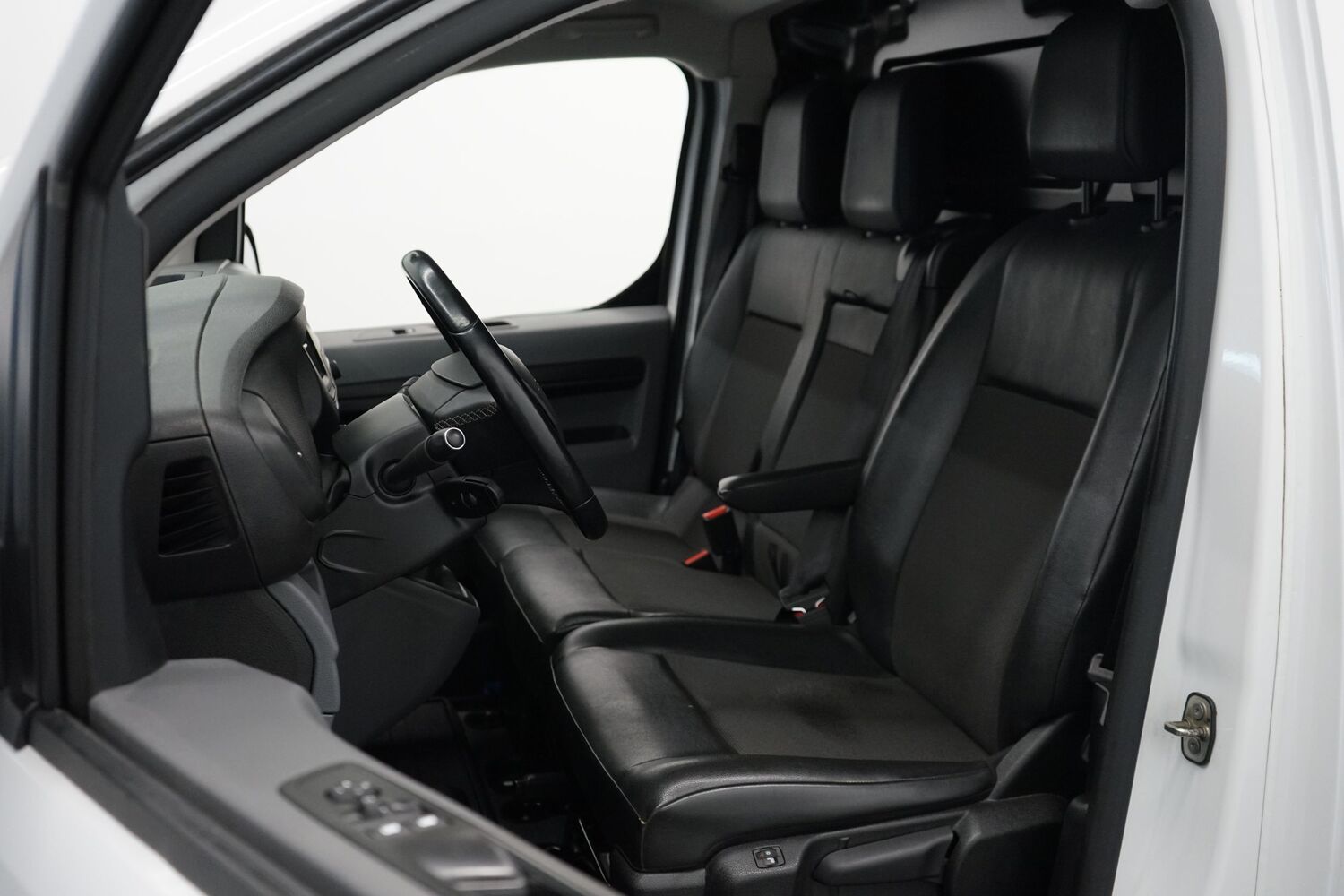 Opel Vivaro vaihtoauto