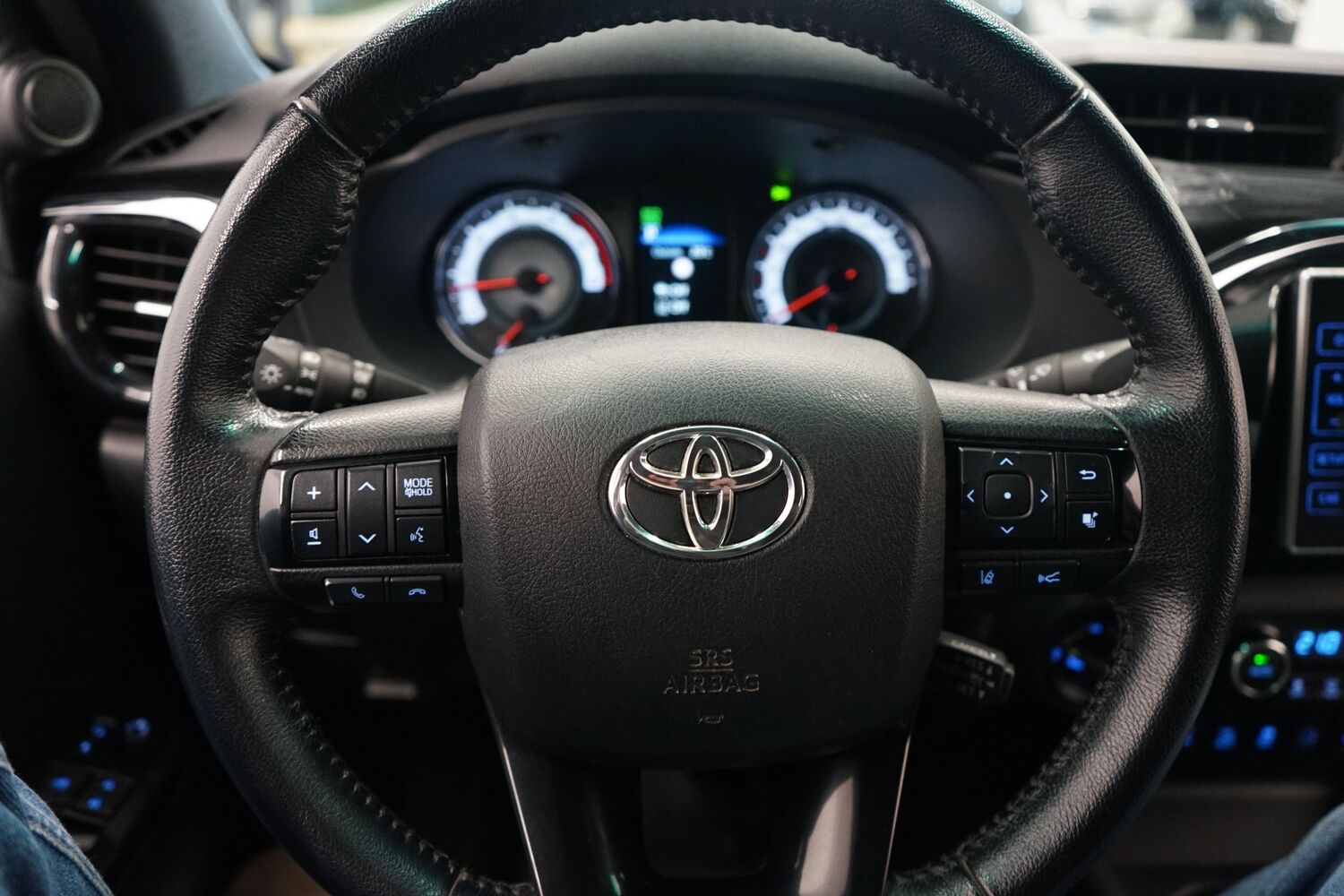 Toyota Hilux vaihtoauto