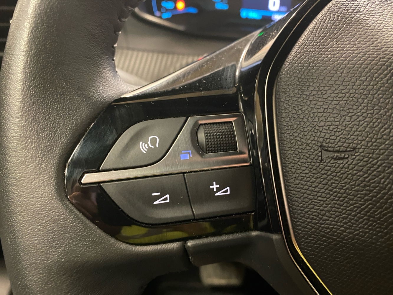 Peugeot e-2008 vaihtoauto