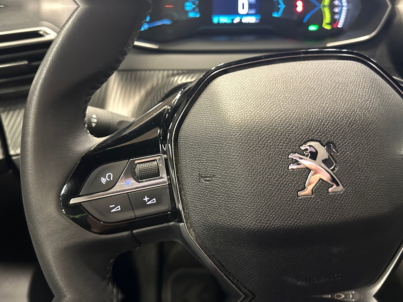 Peugeot e-2008 vaihtoauto