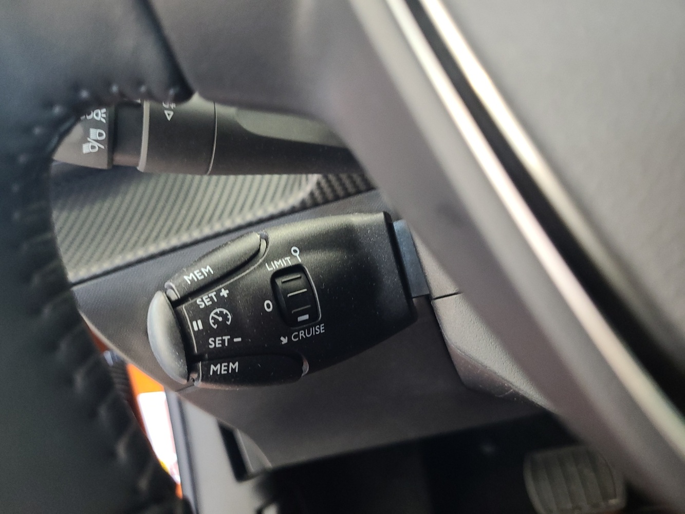 Peugeot e-2008 vaihtoauto