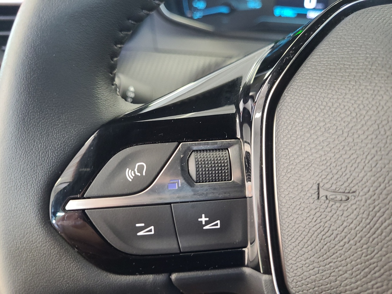 Peugeot e-2008 vaihtoauto