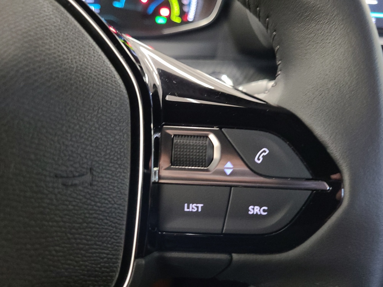 Peugeot e-2008 vaihtoauto