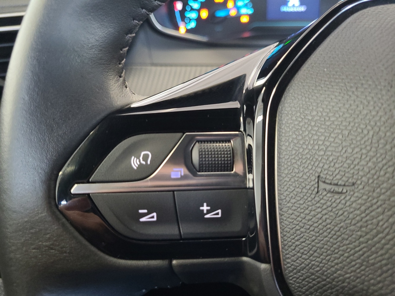 Peugeot e-2008 vaihtoauto