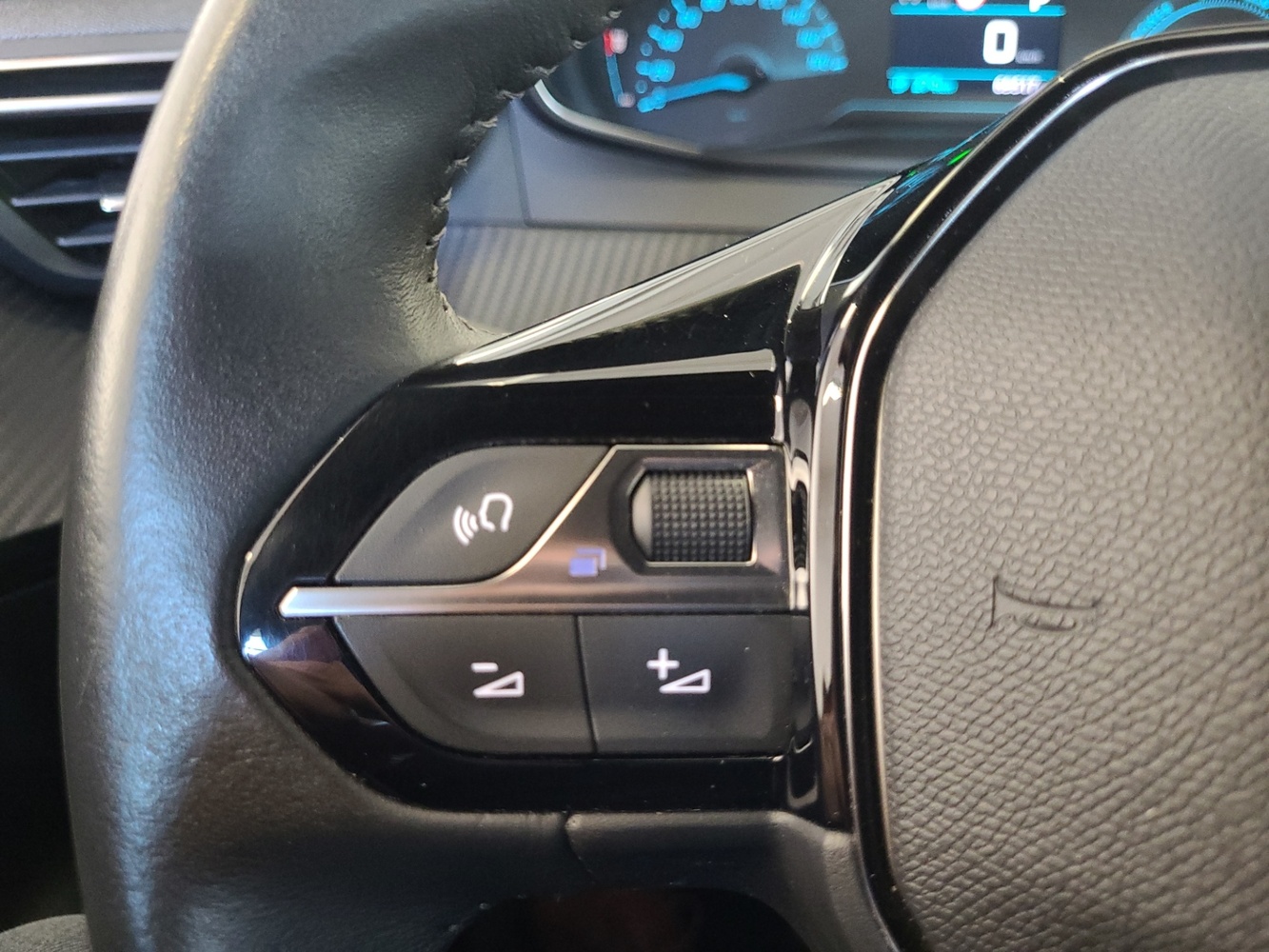 Peugeot e-2008 vaihtoauto
