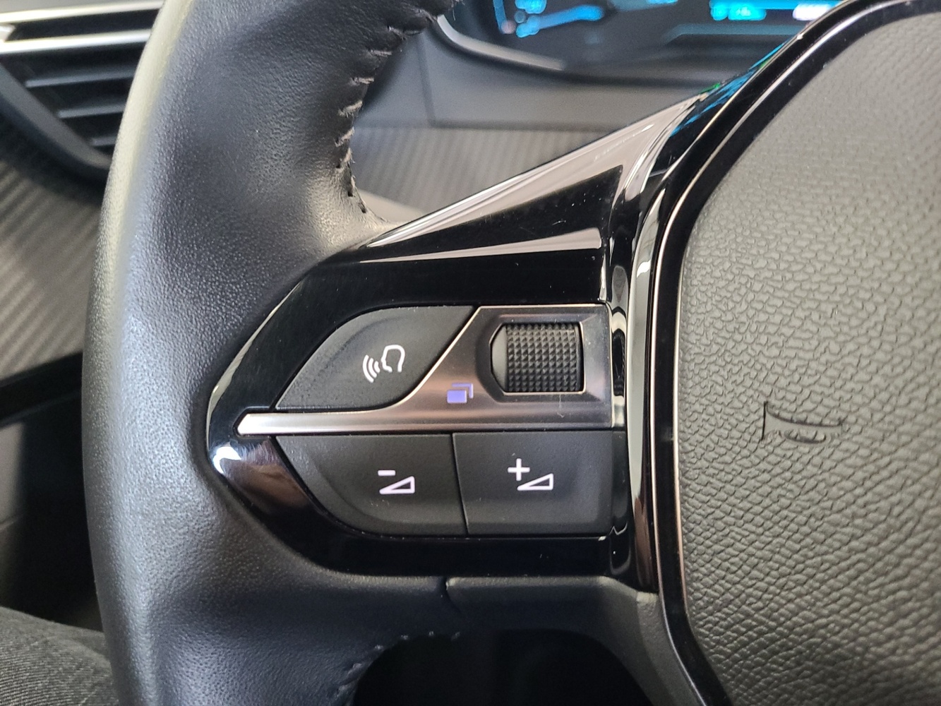 Peugeot e-2008 vaihtoauto
