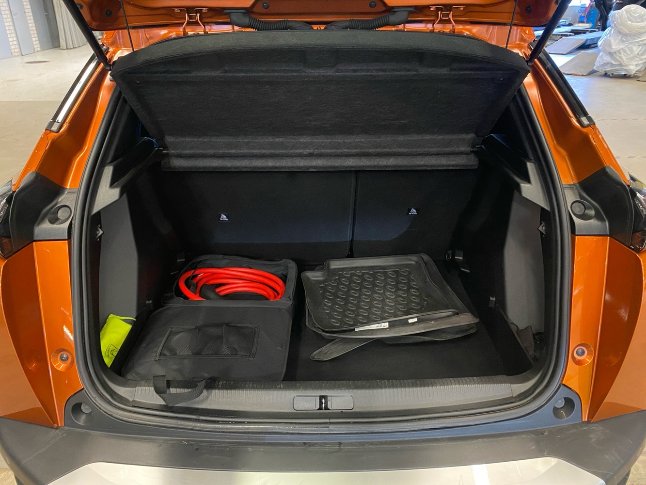 Peugeot e-2008 vaihtoauto