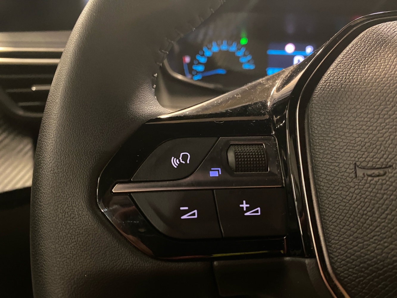 Peugeot e-2008 vaihtoauto