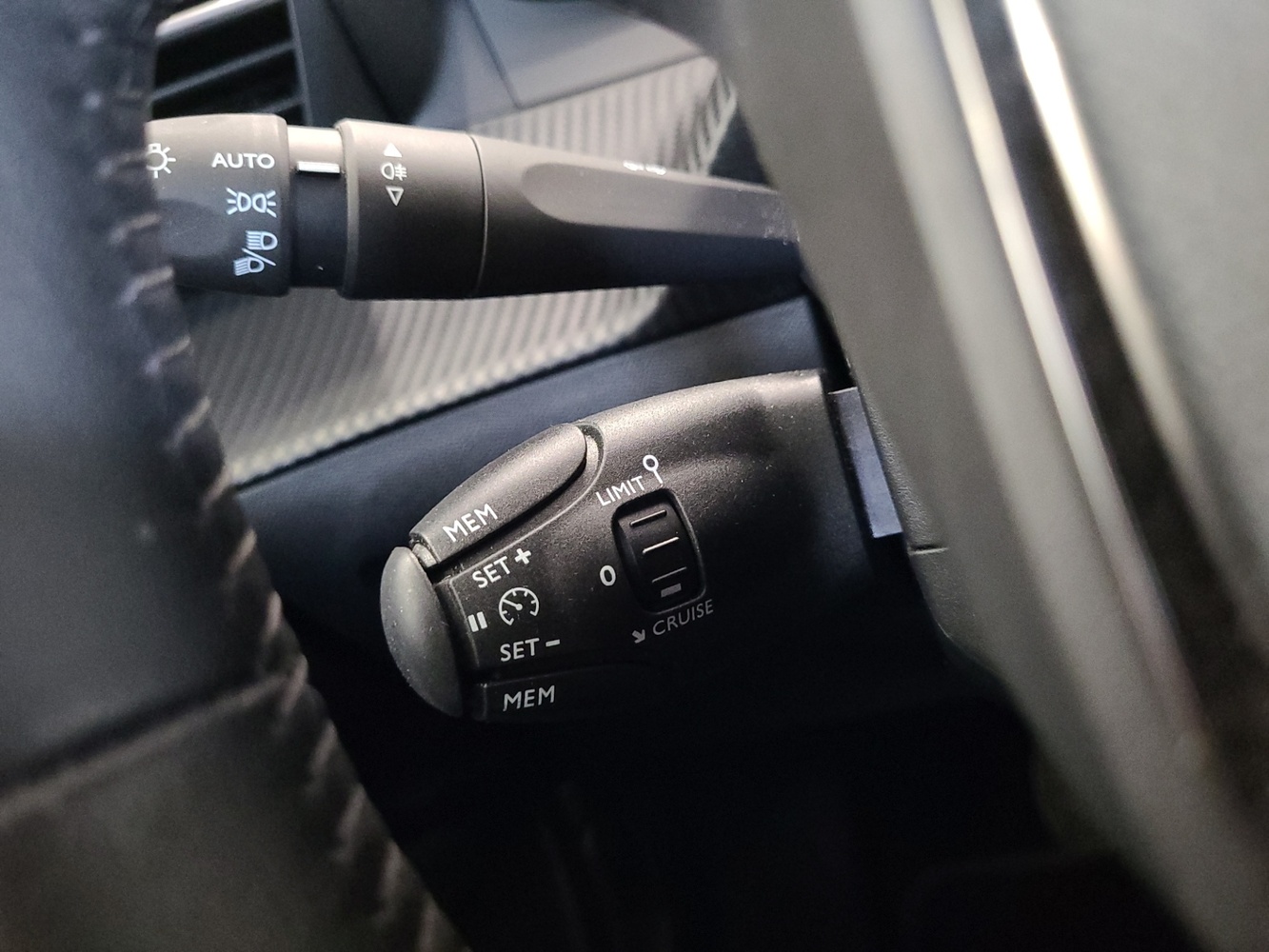 Peugeot e-2008 vaihtoauto