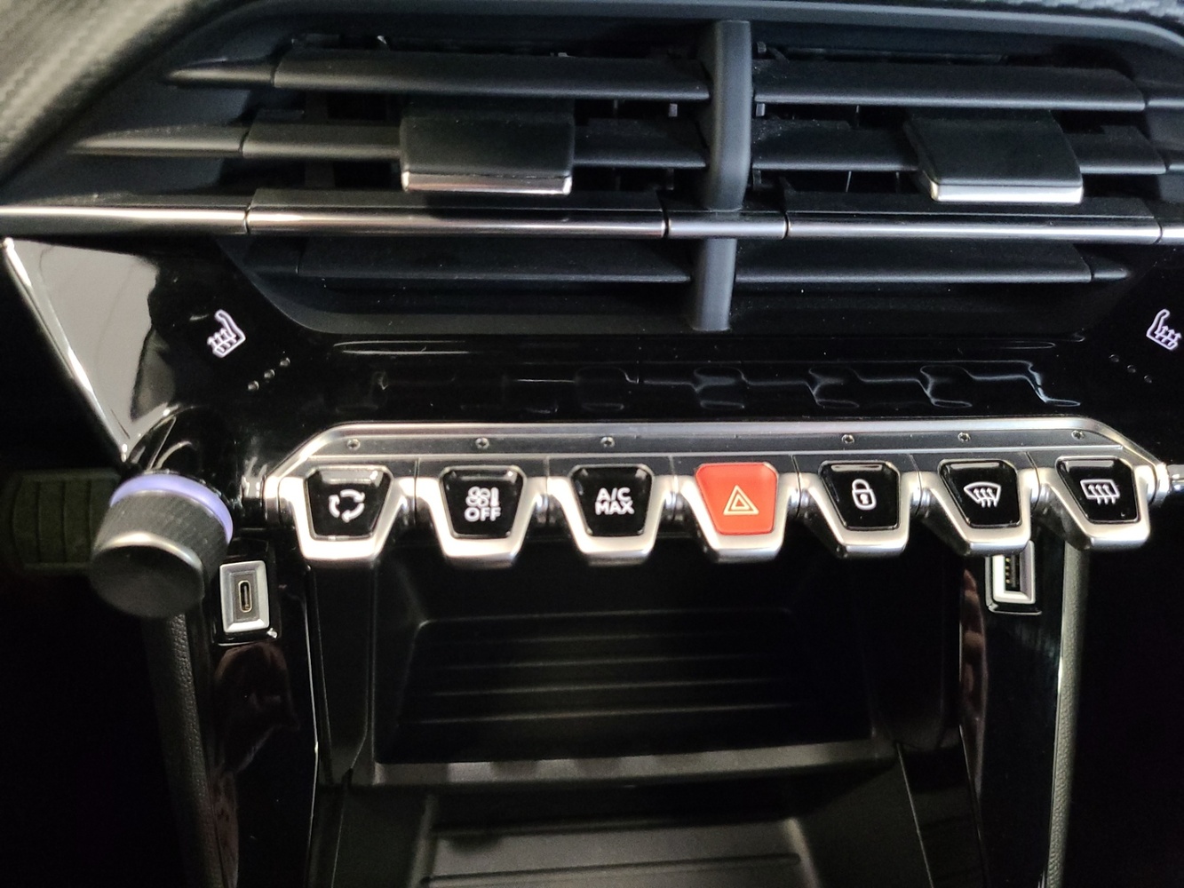 Peugeot e-2008 vaihtoauto