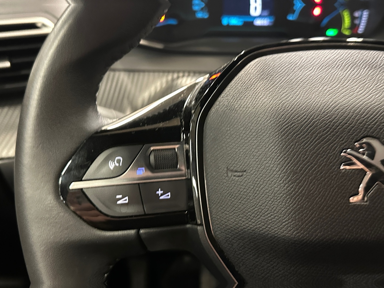 Peugeot e-2008 vaihtoauto