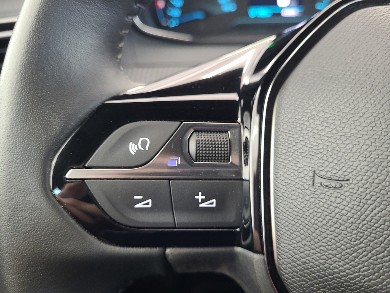 Peugeot e-2008 vaihtoauto