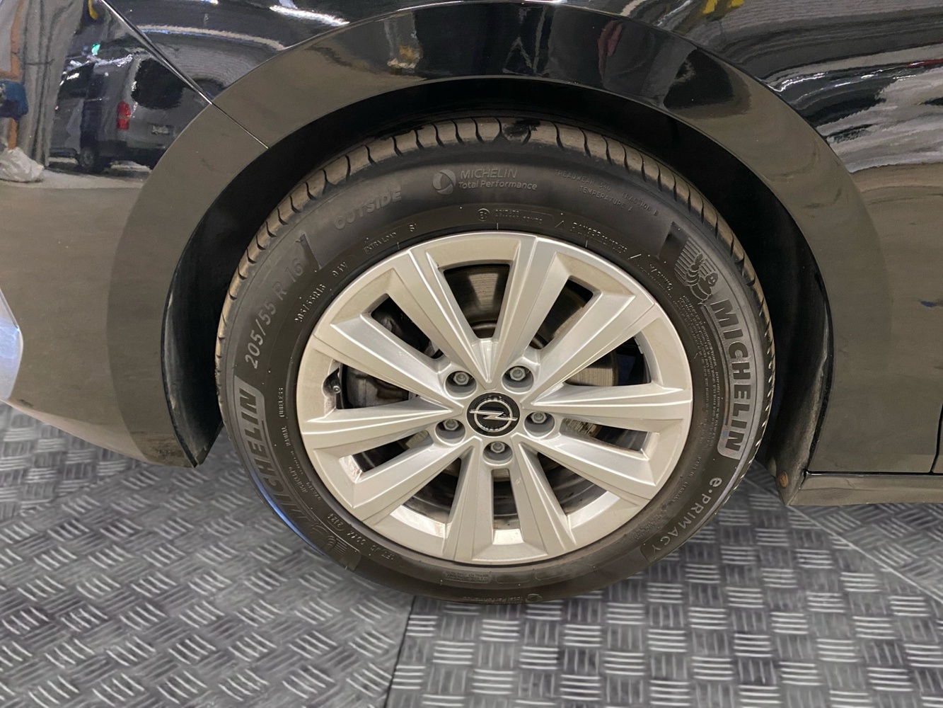 Opel Astra vaihtoauto
